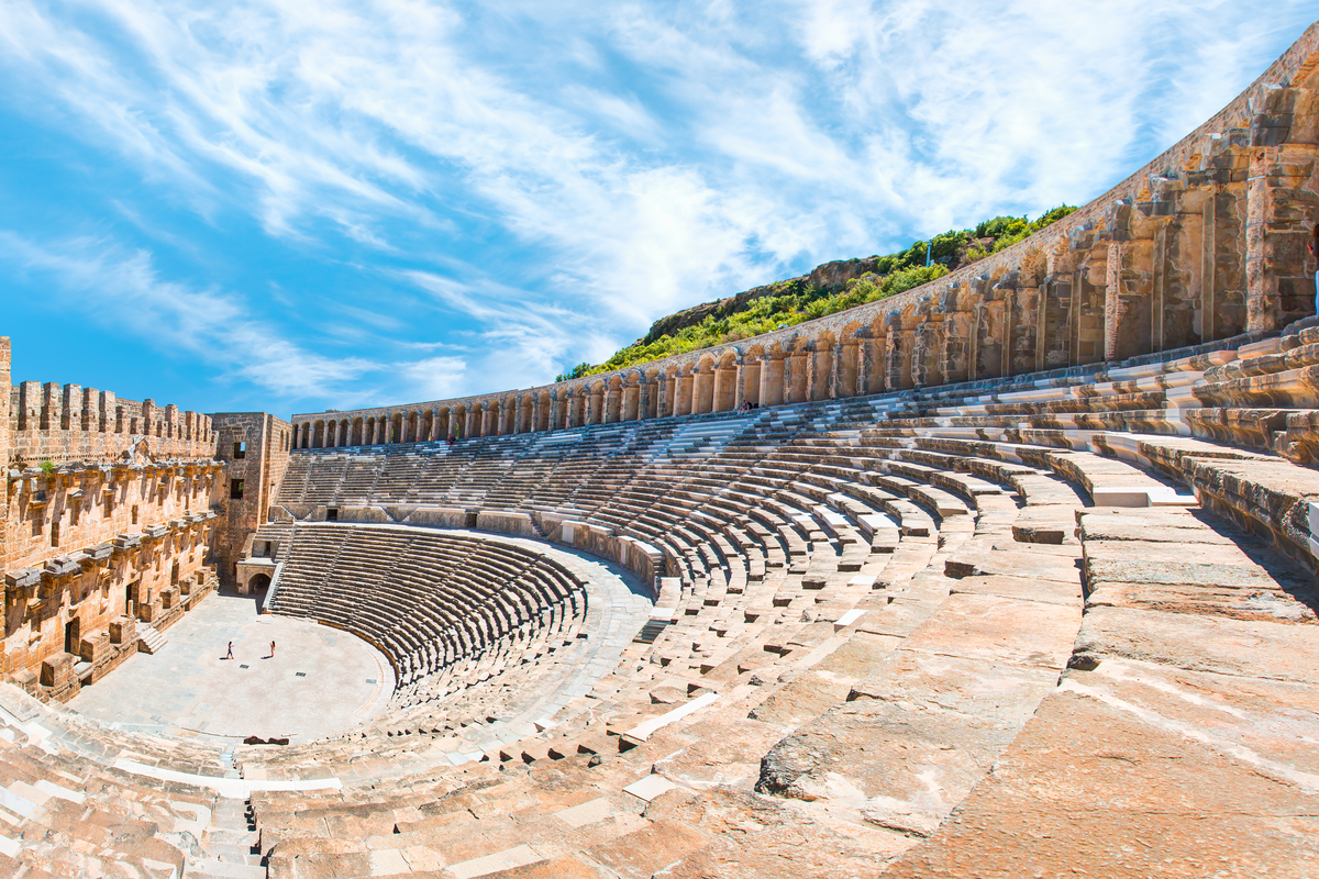 Aspendos Antik Tiyatrosu ve Anadolunun Ateşi gösterisi Antalya