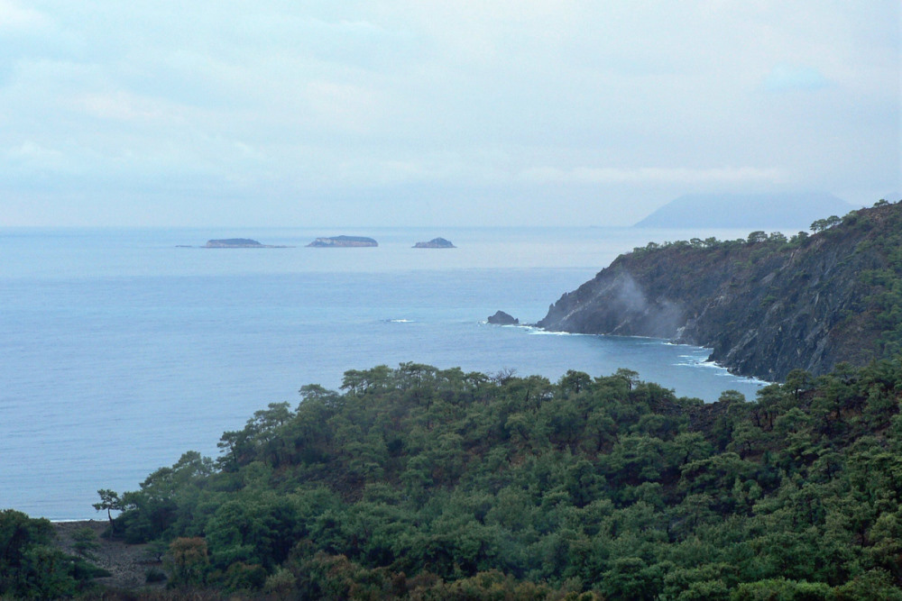 Kemer'de Üç Adalar Rehberi: Tekne Turları, Dalış ve Pratik Bilgiler