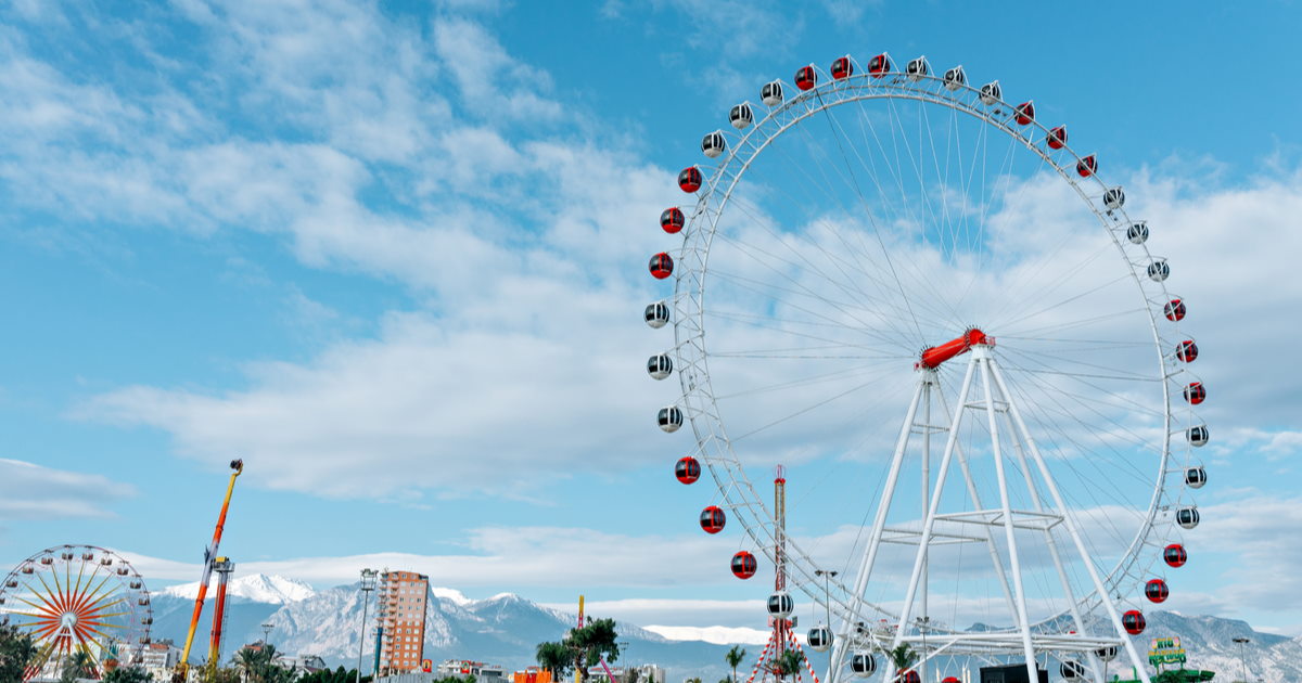 Aktur Park Antalya Heart of Antalya dönme dolap ve gece görünümü