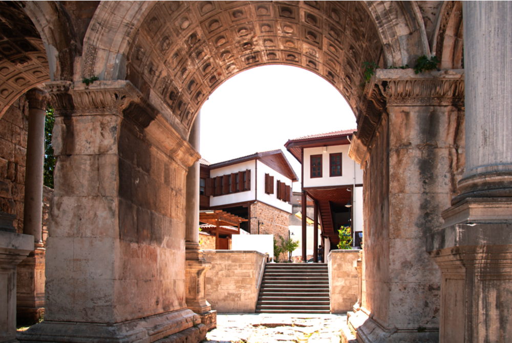 Hadrianus Kapısı Kaleiçi Antalya