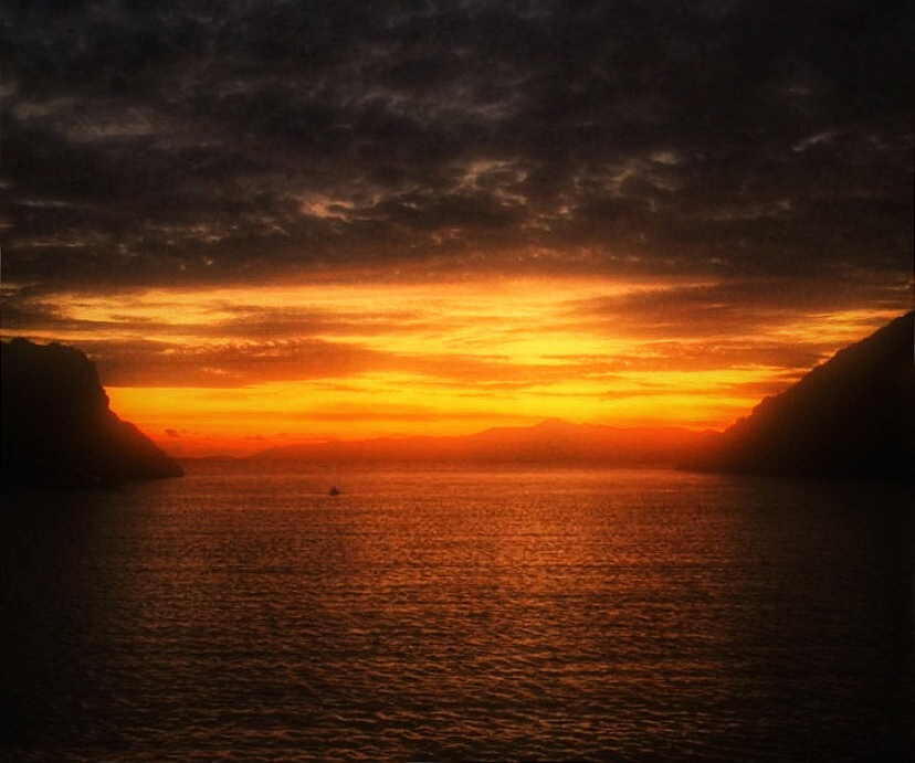 Bodrum sarı yaz fotoğrafı, gün batımı renkleri ve Ege manzarası