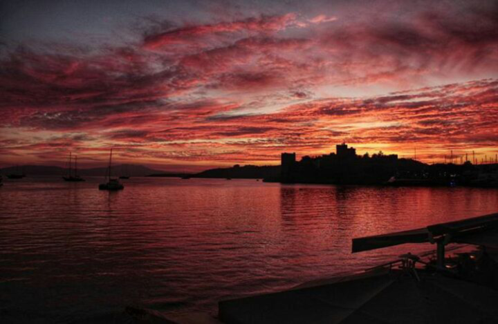 Bodrum'un Sarı Yazı: Egenin Zamana Meydan Okuyan Mevsimi