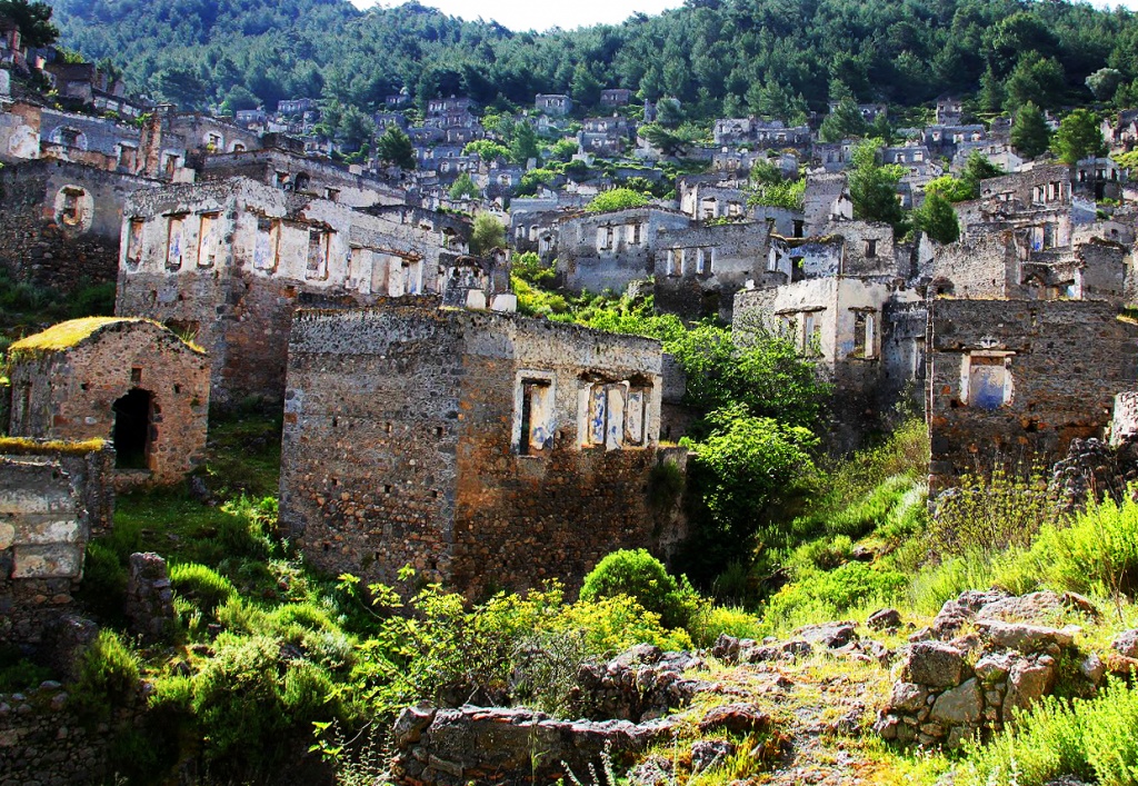 Sandima Köyü terk edilmiş taş evler Bodrum Yalıkavak manzarası