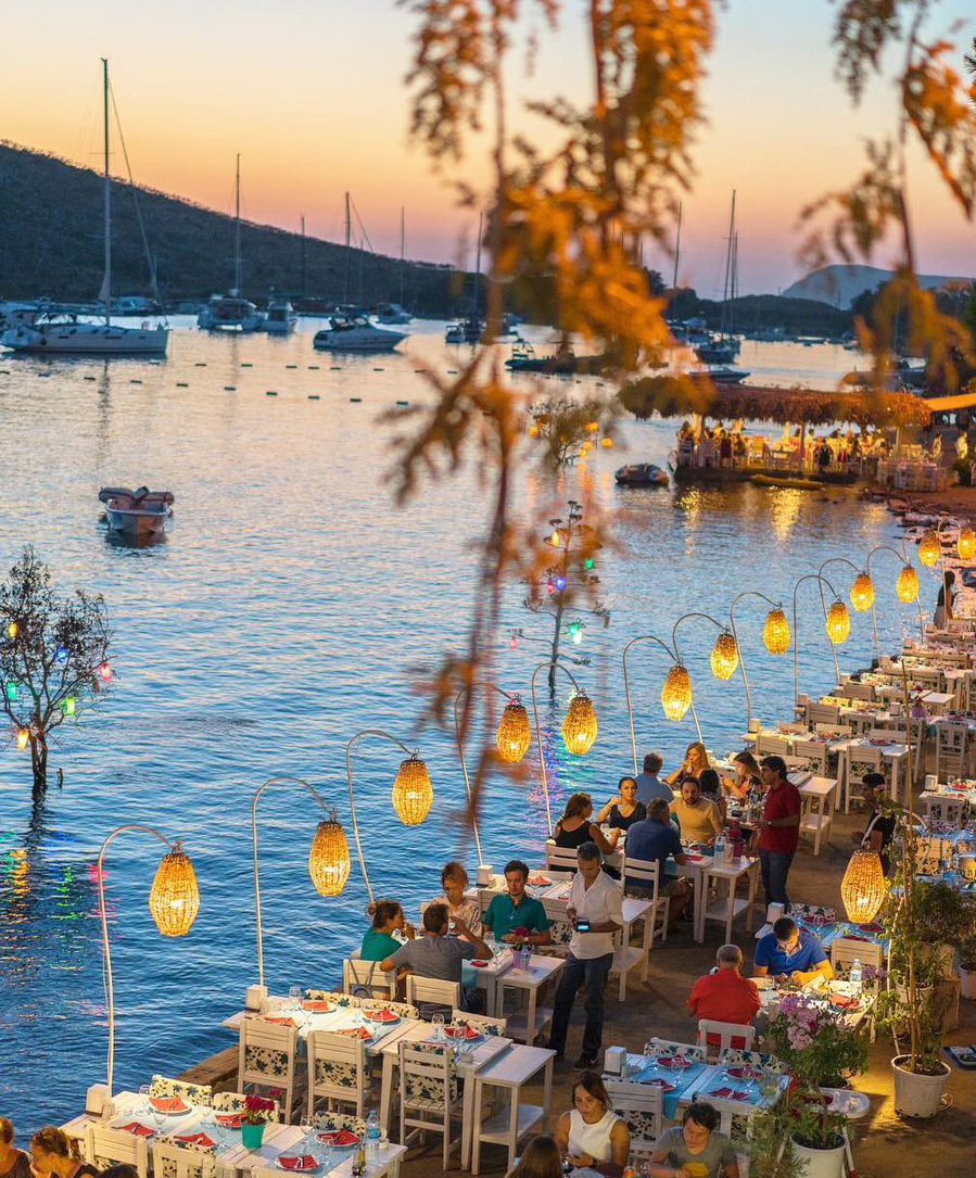 Bodrum restoran deneyimi balık ve meze sofrası