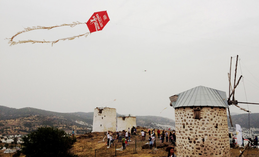 Bodrum Uçurtma Festivali Bardakçı Koyu engelli farkındalık etkinliği