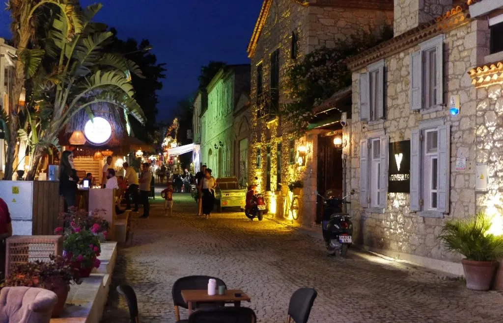 Alaçatı Köyiçi Gezilecek Yerler