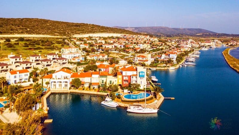 Alaçatı Marina Konaklama ve Oteller