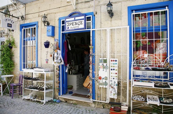 Alaçatı Hacımemiş Antika Dükkanları