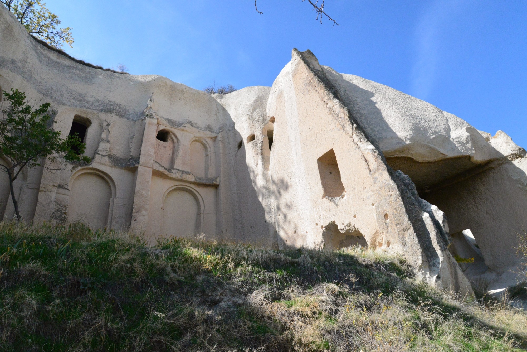 Aynalı Kilise (Aynalı Mağara): Kapadokya'nın Sessiz Taş Tanığı