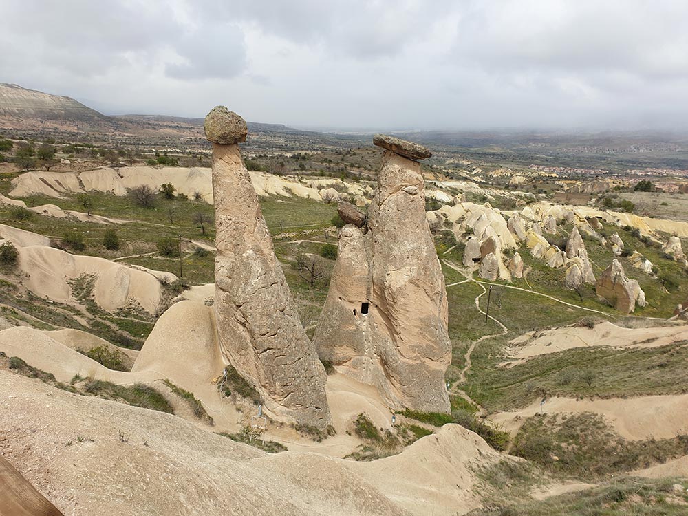 Üç Güzeller: Ürgüp'ün Efsanevi Peri Bacaları
