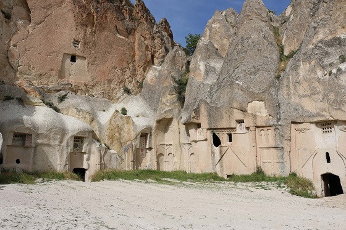 Hallac Deresi Kaya Oyma Odalar ve Depolar