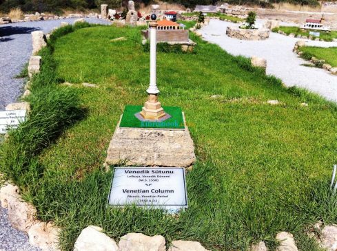 Venedik Sütunu meydandan görünüm