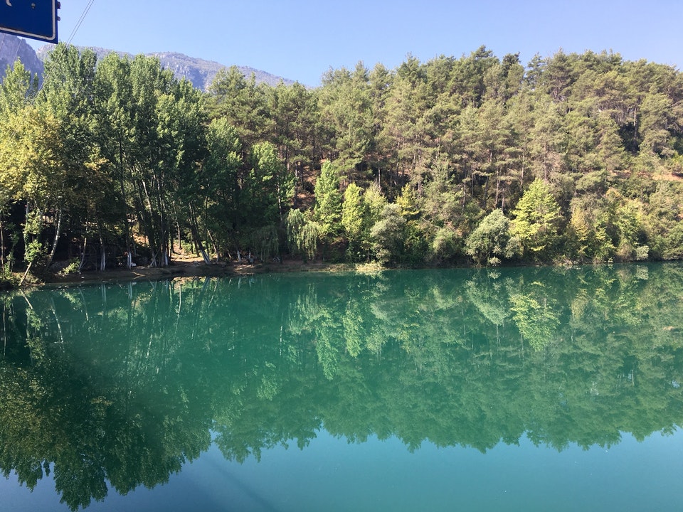 Kadıncık Baraj Gölü kıyı manzarası ve çevresi